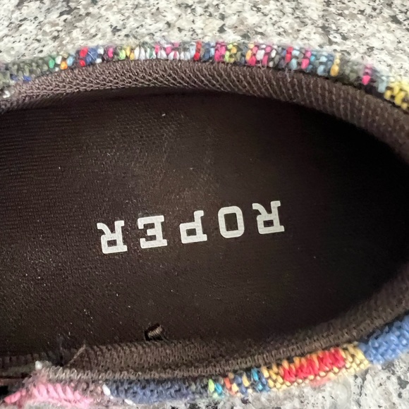 Roper Women’s 7.5 Aztec comfortable shoes. - Picture 3 of 5